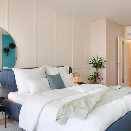 Good Vibe Near Metro - Garage, Air-conditioning, Vinyl Player Apartament